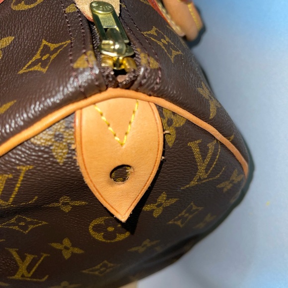 Louis Vuitton Speedy 30 Monogram Boston Bag -Excellent
Condition - Picture 12 of 17